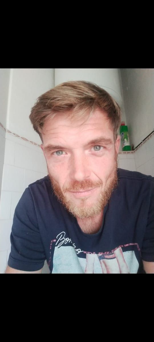Profil de Adi